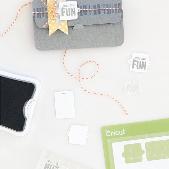 Cricut Premium Stamps - TRAVELING TOGETHER 24 pcs - Picture 6 of 7